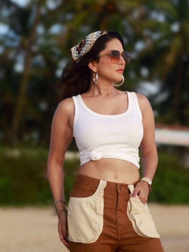 Classy! Breathtaking Seeing The Look Of ‘Baby Doll’ Sunny Leone